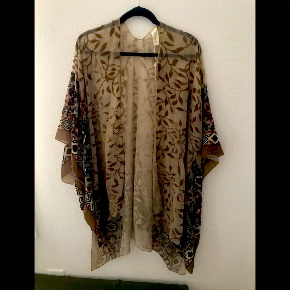 Simply Noelle kimono